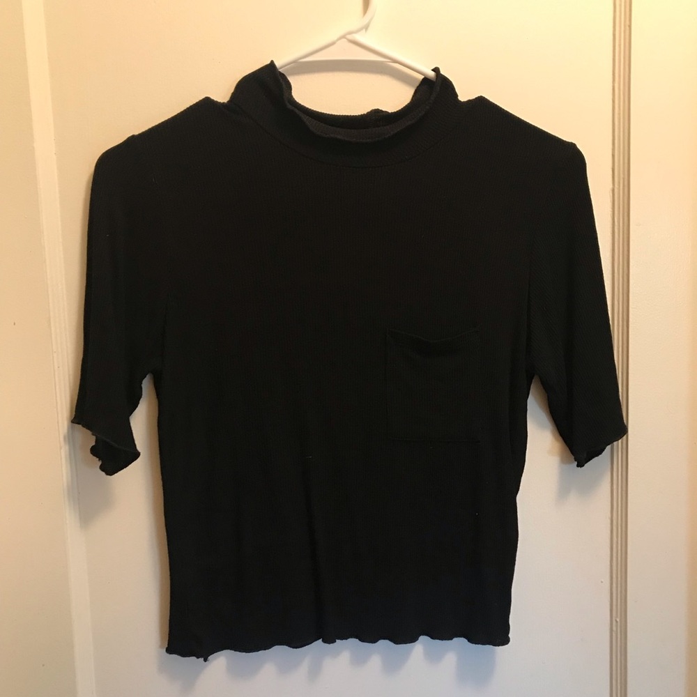Cropped mock neck t